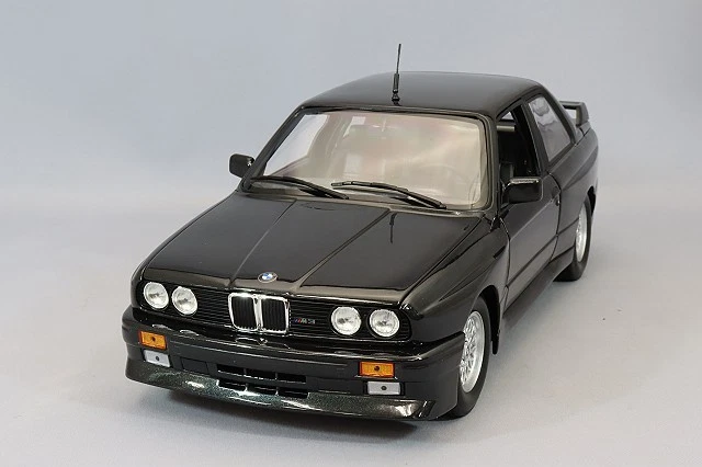 Minichamps 180020306 1/18 BMW M3 E30 1987 Nero Metallico Vettura Da Giappone
