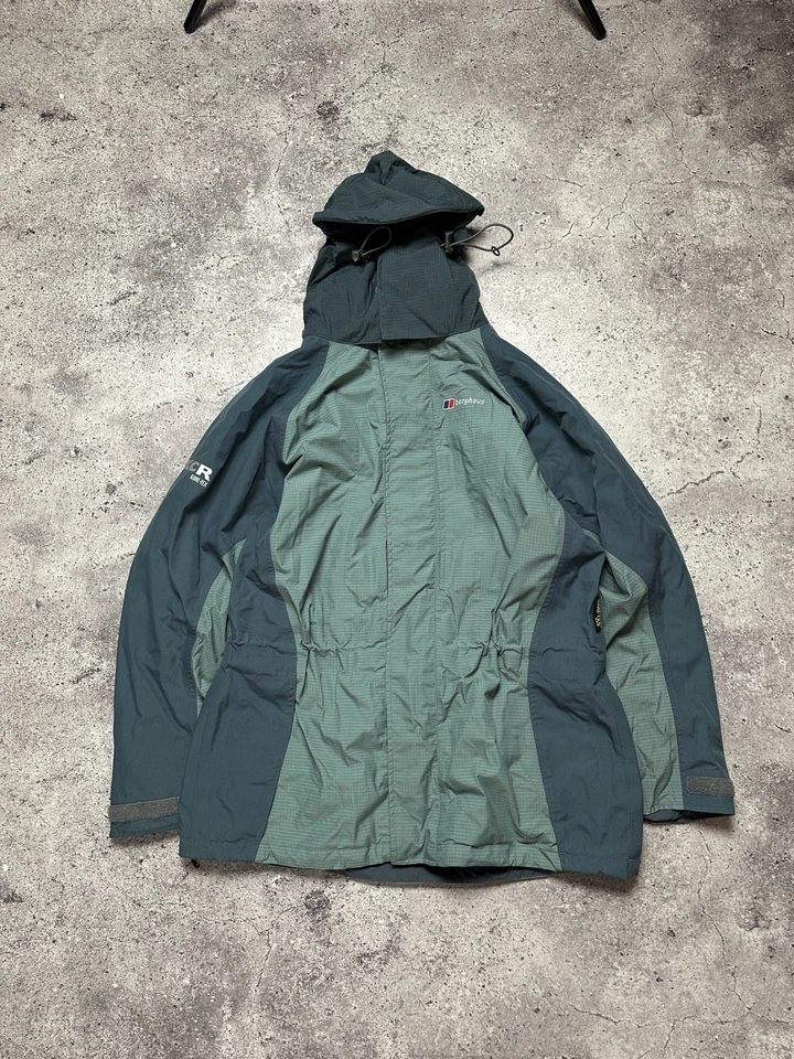 Berghaus Gore Tex XCR Full Zip Outdoor Turquoise Waterproof Jacket Womens Sz 12 - Image 1 of 4