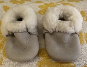 FRESHLY PICKED FP SHEARLING Baby Moccasins Shoes Gray Leather EUC Size 1 - Picture 1 of 4