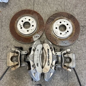 JUEGO PINZAS FRENO MERCEDES A45 A35 CLA45 AMG W177 C118 BREMBO REF A7R00 - Imagen 1 de 9
