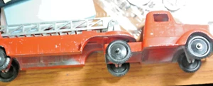 Vintage 50s Tootsietoy Toy Red Fire Ladder Truck WH134 - Picture 1 of 10
