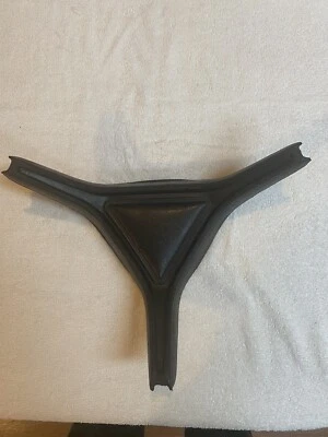 Mopar 1968-70 carrocería B+C Plymouth Station Wagon volante negro centro 3 radios Foto 1 de 4