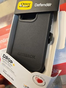 OtterBox Defender Case With Holster for iPhone 15 Pro Max Black Case - Photo 1 sur 3