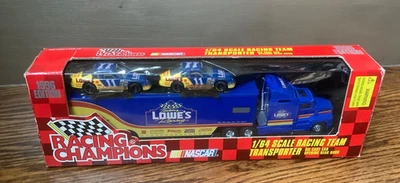 Racing Champions 1996 Edición NASCAR #11 Brett Bodine - Transportador Lowe's 1:64 Foto 1 de 4