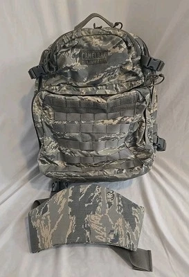 Mochila táctica Camelbak camuflaje hidratar o morir. Buen estado  Foto 1 de 4