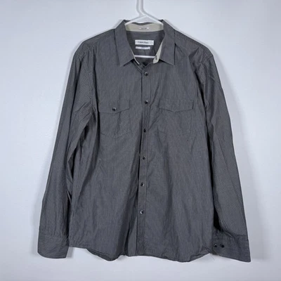 Camisa de vestir Calvin Klein gris a rayas calce ajustado con botones para hombre talla grande Foto 1 de 4
