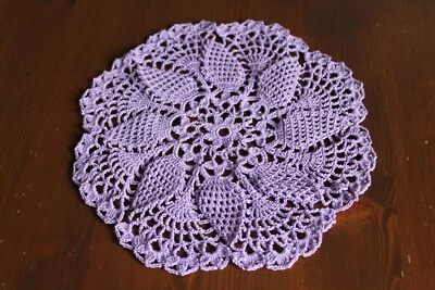 lila Zierdeckchen Deckchen Häkeldeckchen Omas Handarbeit - Bild 1 von 3