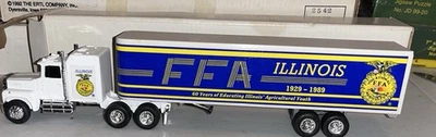 ERTL 伊利诺伊州 FFA 60 年 1929 - 1989 半卡车和拖车 1/64 — 第 1/4 张图片