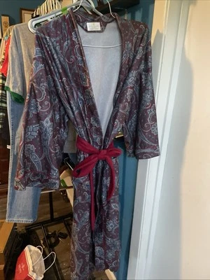 Bata Bill Blass Vintage Paisley Cinturón Talla Única Retro Ropa de Salón Chaqueta para Fumar Foto 1 de 4