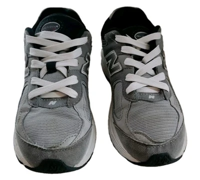 Zapatillas deportivas New Balance 2002Big Kids talla 2M en gris PC2002SG  Foto 1 de 4