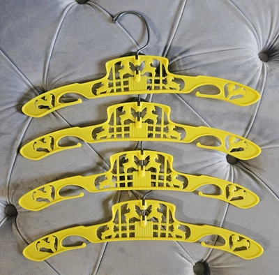 VINTAGE Lote de 4 - Perchas para ropa para niños - Corderos amarillo giratorio - 12" Foto 1 de 4