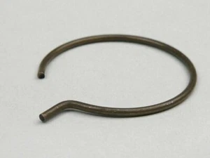 Vespa Hub Bearing Locking Castle Nut Securing Ring Clip GS160, SS180, 150 Super - Picture 1 of 1