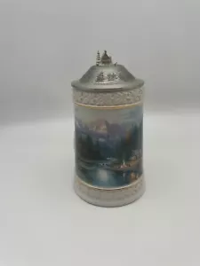 Thomas Kinkade Longton Crown Tankard ""Ein ruhiger Abend in Riverlodge"" mit Coa - Bild 1 von 11