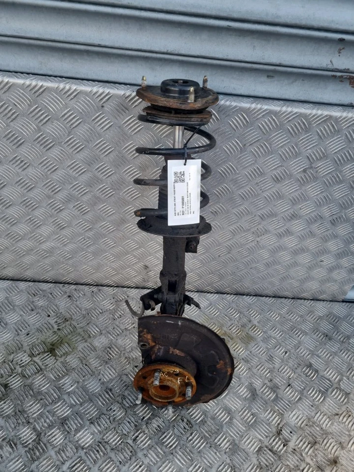 VOLVO V40 HUB AND SUSPENSION  FRONT PASSENGER SIDE 2001-2004 ESTATE - Image 1 of 4