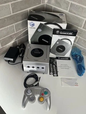 Nintendo GameCube Console Ltd Ed Platinum Silver Complete CIB MINT - Image 1 of 4