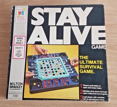 VINTAGE RARE 1971 STAY ALIVE BY MB USA COMPLETE. GLASS MARBLES. GOOD CONDITION.  - Image 1 of 4