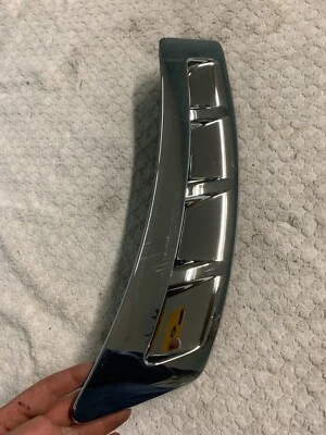 Infinity QX70 2015: ventilación lateral derecha: 63824 1CA0A Foto 1 de 4