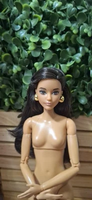  🐾 Barbie  💋  African American Pool Chic Made to Move  READ  - Image 1 of 2