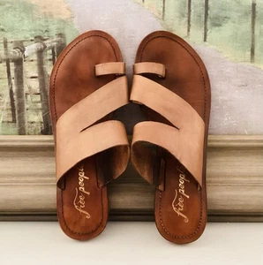 Free People Abilene Leather Toe Loop Sandals size US 10 EU 41 minimalist modern - Foto 1 di 15