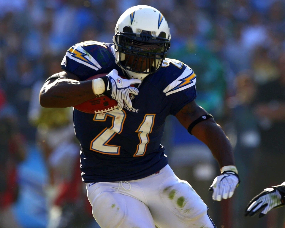 8x10 Photo LaDAINIAN TOMLINSON San Diego Chargers MVP Pro Bowl HOF RB TCU - Image 1 of 1