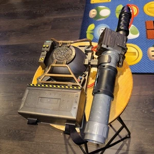 Mattel 2016 Ghostbusters Proton Pack Mochila Proyector Juegos con disfraces Funciona - Imagen 1 de 6