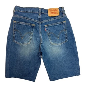 Vintage Levi's Denim Shorts Blue Relaxed Fit 27W 10L Raw Cut Jorts Jean Shorts - Picture 1 of 11