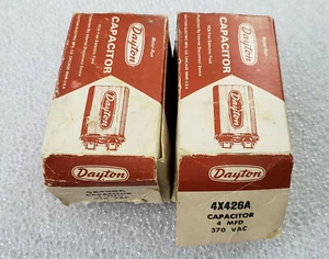 NOS NEU PAAR DAYTON 4uF 370VAC 4X426A PIO hermetisch versiegelte Badewannenkondensatoren - Bild 1 von 7