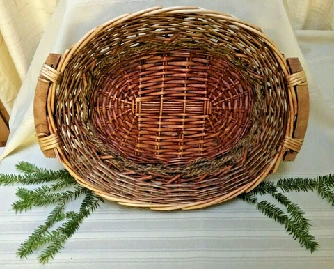Large Rustic Wicker Basket Oval Wooden-Handled Sea Grass Accents 18.5”L x 14”W Cover