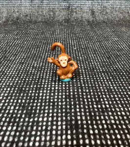 1995 Bluebird Toys Polly Pocket Tropical Paradise Glitter Island Coco the Monkey - Picture 1 of 7