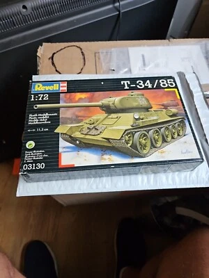 Revell 1/72 # 03130 T-34/85 Russian WWII MBT, NIB,  OPEN BOX — 第 1/4 张图片