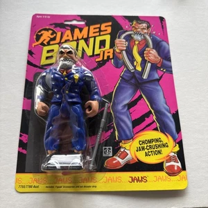 James Bond Jr Jaws Chomping Jaw-Crunching Action Neu auf Karte Hasbro 1991 - Bild 1 von 9