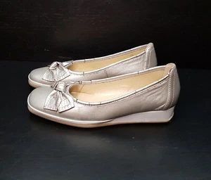VAN DAL SIZE 4UK EUR37 WOMENS SILVER LEATHER SLIP ON LOW WEDGE HEEL COURT SHOES - Picture 1 of 24