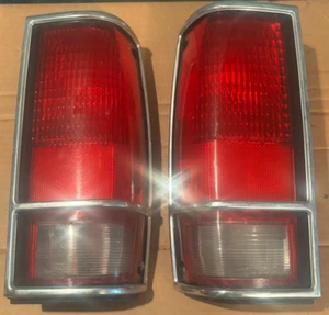 1982-1993  Chevrolet  GMC S-10 Blazer  S-15 Jimmy Taillights Pair OEM USED 1989 - Picture 1 of 7