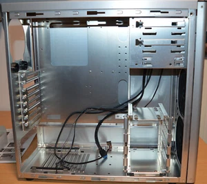 Lian Li Aluminium Midi Tower PC-7H Silber - Top Zustand - Bild 1 von 6