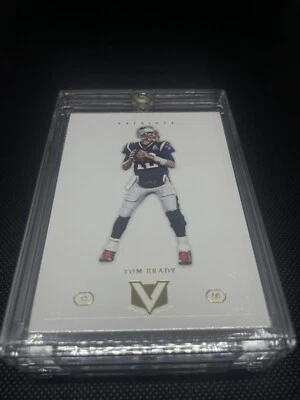 TOM BRADY PANINI VERTEX 2018 NEW ENGLAND FOOTBALL INVESTMENT CARD #33 MINT! - Image 1 of 3