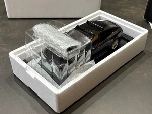 Porsche Panamera 1/18 746951 - Bild 1 von 7