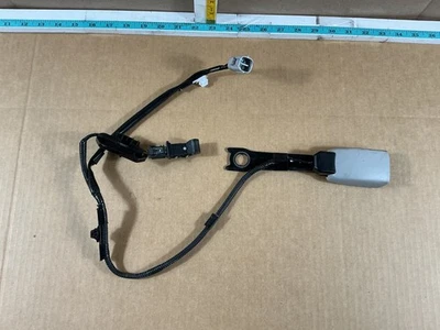 Hebilla de cinturón de seguridad delantero izquierdo Toyota Sienna 2011-2014 73240-08040-B0 OEM Foto 1 de 4