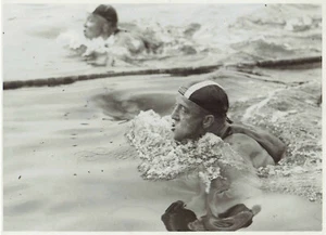 1932 Pressefoto Erich Rademacher, deutscher Schwimmer und Wasserballtorhüter - Bild 1 von 2