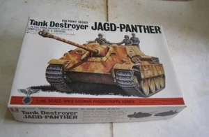 1-48 BANDAI JAGDPANTHER GERMAN PANZER NUOVO CON SOLDATINI VINTAGE TIGER - Foto 1 di 4