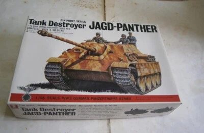 1-48 BANDAI JAGDPANTHER GERMAN PANZER NUOVO CON SOLDATINI VINTAGE TIGER - Immagine 1 di 4