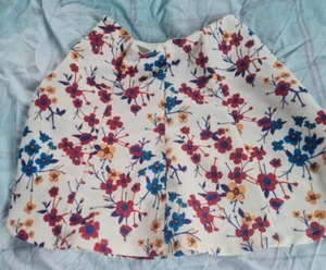 Pull  & Bear Floral Mini skirt Size S or 26cm - Picture 1 of 3