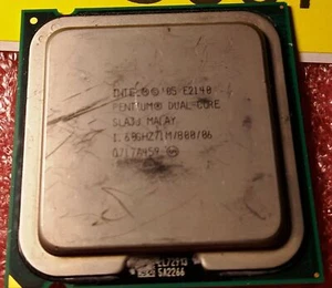 CPU126 - SLA3J Intel Pentium Dual Core E2140 1.6GHz/1M/800MHz 775 - Picture 1 of 5