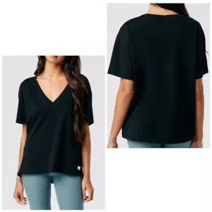 CAMISETA VUORI Sutton cuello en V negra para mujer nueva con etiquetas talla mediana - Imagen 1 de 5