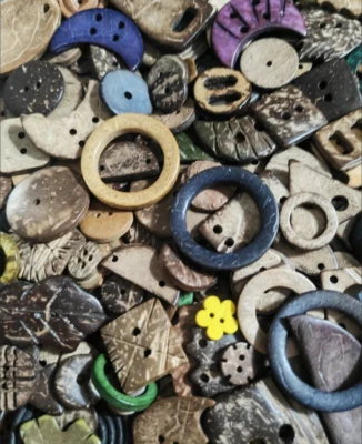LOT 150 Variety Vintage Buttons Assorted Mix Colors Materials Sizes Estate Sale - Image 1 of 4