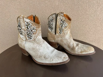 FRYE 77861 Deborah Studded Distressed Leather Short Womens Bootie Boots Size 10M - Image 1 of 4