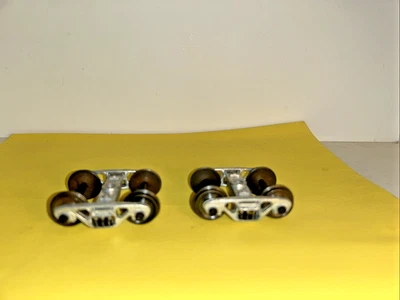 1 pr. Classic Ace 'O' Scale 2 Rail Metal Roller Bearing  Freight  Trucks - Image 1 of 4