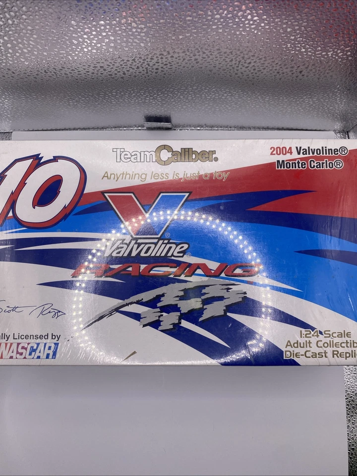 1:24 TEAM CALIBER OWNERS 2004 #10 VALVOLINE MONTE CARLO SCOTT RIGGS MIB 1/1800 - Image 1 of 1