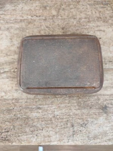Antiguo Clásico Forjado a Mano y Grabado Figurado Jabón Contenedor Caja con Gorra - Imagen 1 de 7