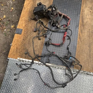 Early 1999 F250 F350 7.3 Powerstroke Engine Bay Wire Harness Fuse Box  - Picture 1 of 8