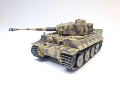 Dragon 1/72 Henschel Sd.Kfz.181 Tiger sPzAbt 502 #307 1944 w/Zimmerit 60107 - Image 1 of 4